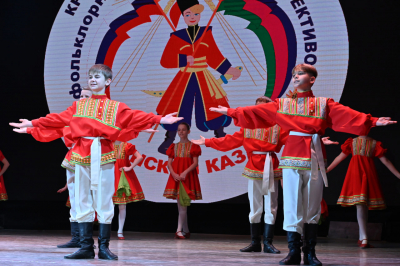 Участники зонального этапа XXXIII краевого фестиваля детских фольклорных коллективов &laquo;Краевой казачок&raquo; в Новороссийске